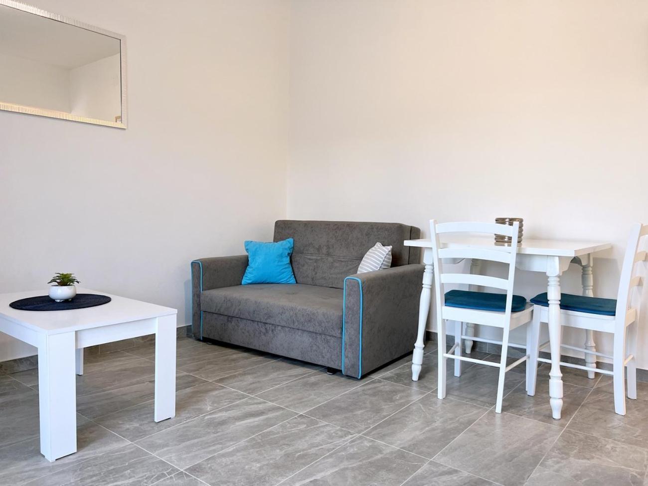 Evergreen & Pinky Apartments Close To The Beach Rab Town Exterior foto
